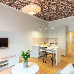 Glamorous And Brand New 2 Bedroom Apartament